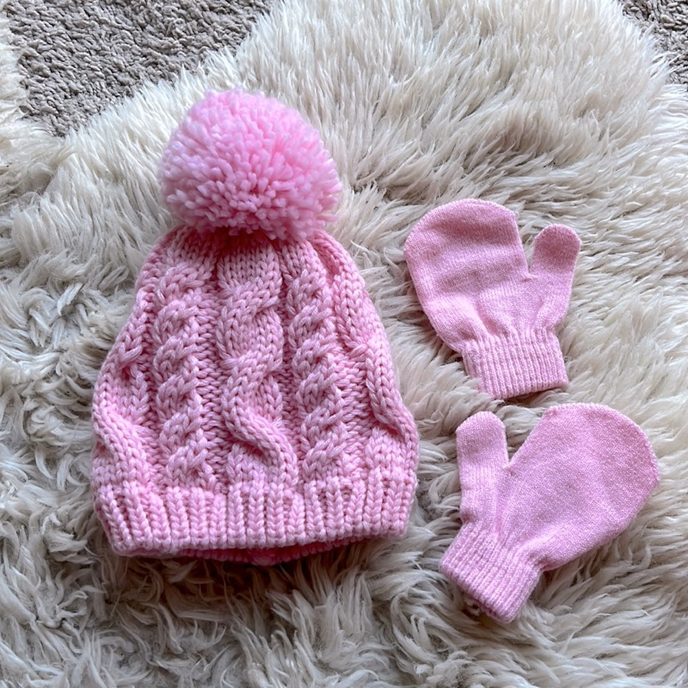 Cozy beanie & mittens set